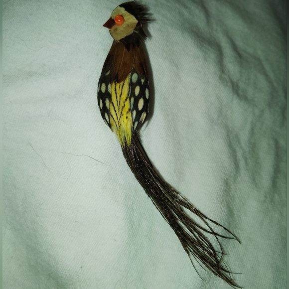 Vintage hand crafted feather bird brooch - Picture 6 of 8